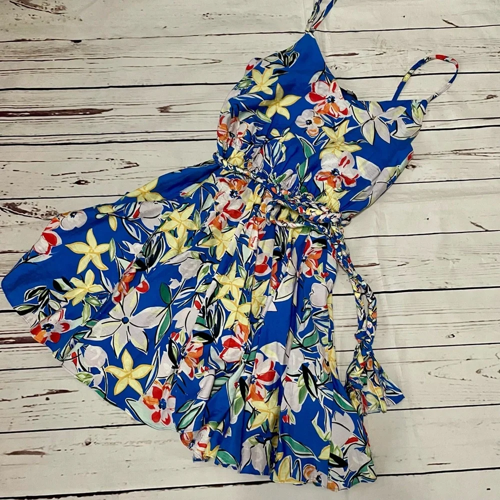 Skies are blue floral dress - Picture 3 of 6